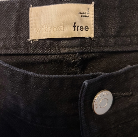 Aritzia Wilfred Free Black jean straight cropped - Picture 8 of 10
